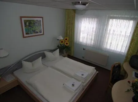 Waldhotel Отель Зелов